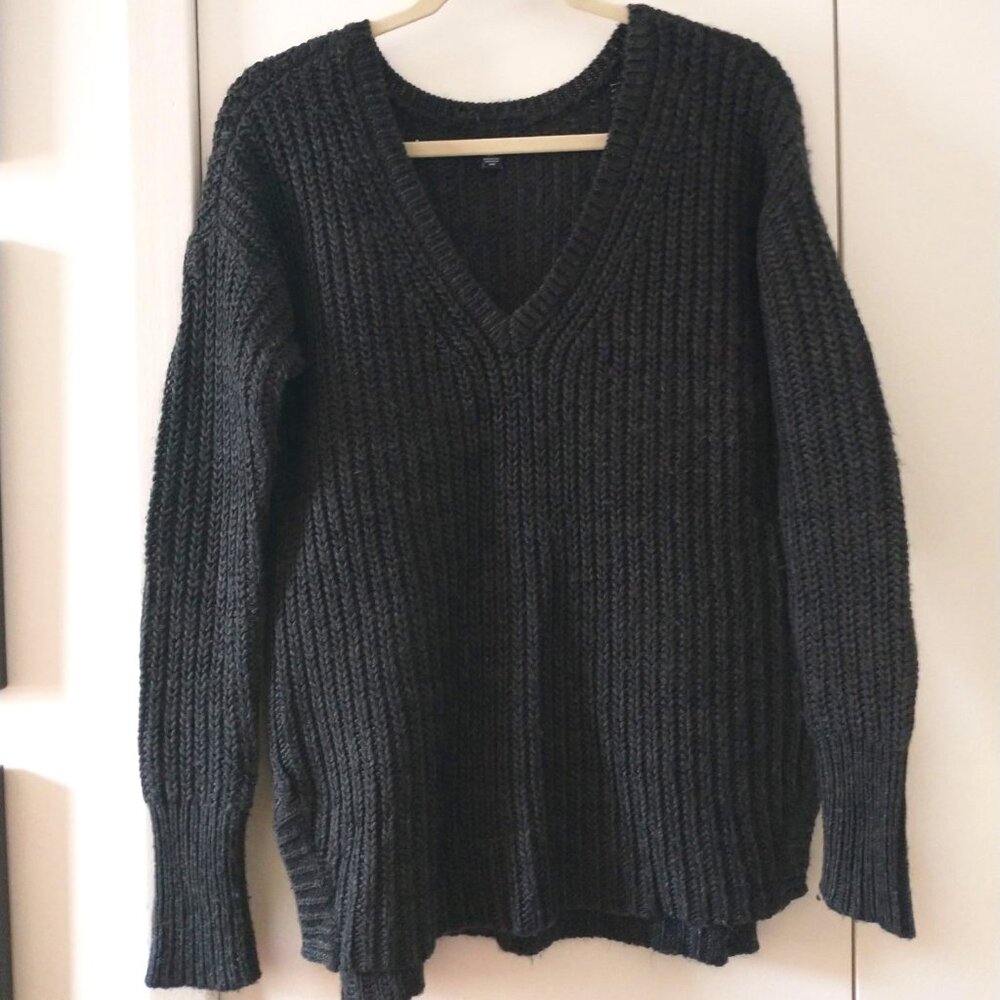American Eagle Gray V-Neck Shaker Knit Side Vent Zip Tunic Sweater